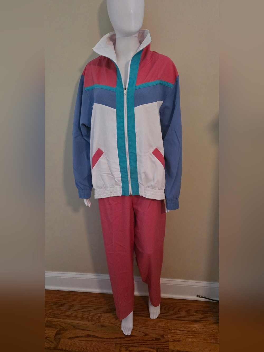 Vintage Made In USA Alfred Dunner Workout Suit Colorful Jacket And Pants Sz 16.